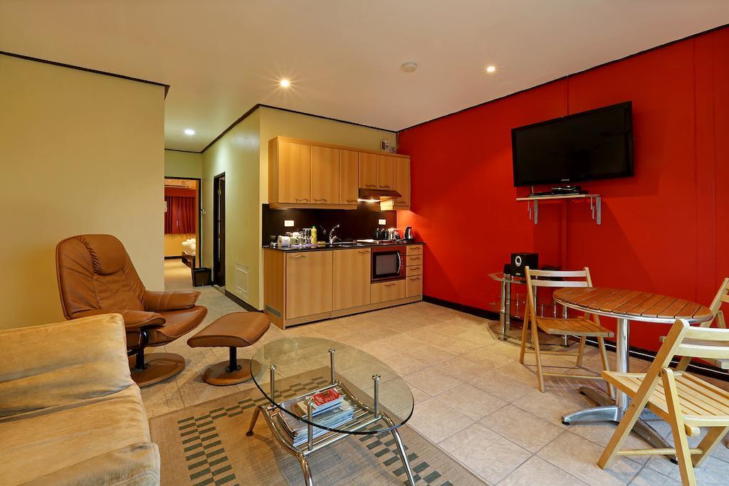 Angus O'Tool'S Guesthouse Karon Rum bild