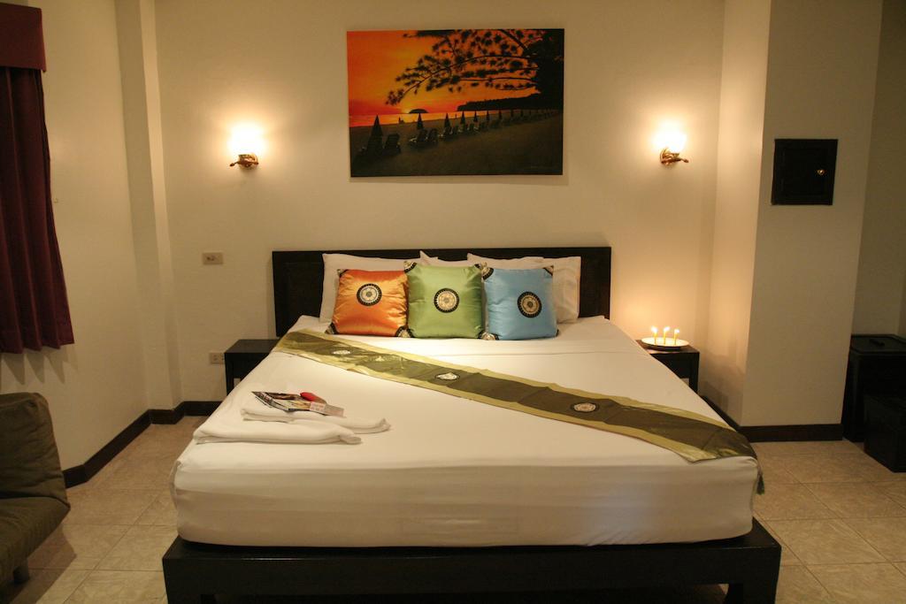 Angus O'Tool'S Guesthouse Karon Rum bild