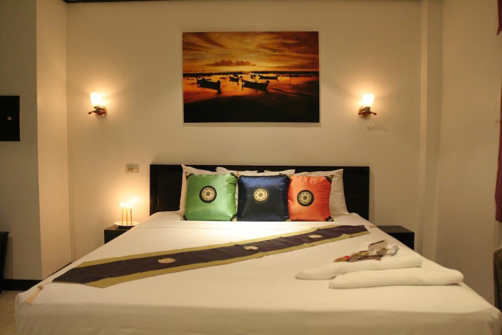 Angus O'Tool'S Guesthouse Karon Rum bild