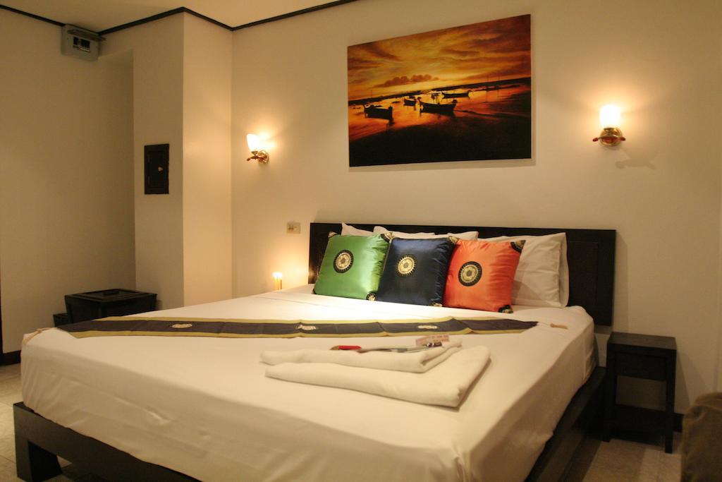 Angus O'Tool'S Guesthouse Karon Exteriör bild