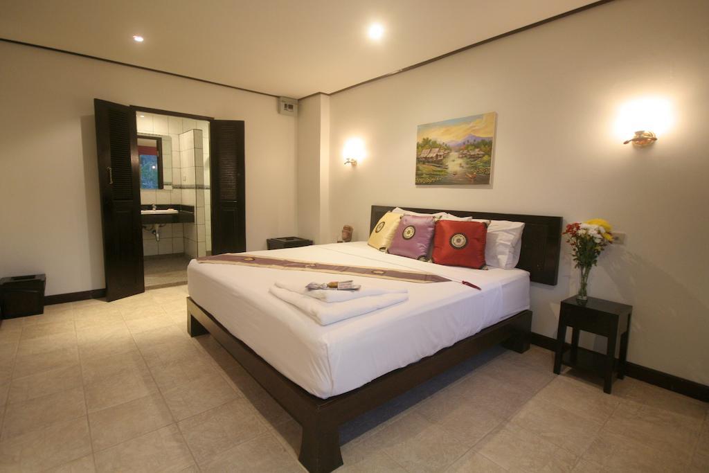 Angus O'Tool'S Guesthouse Karon Rum bild